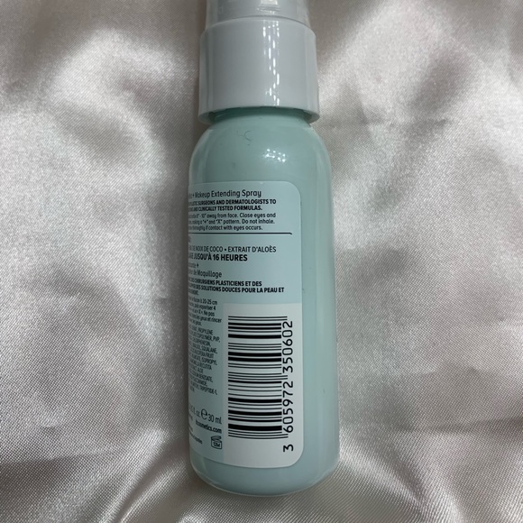 It CC+ Foundation Medium & Setting Spray Bundle - Picture 6 of 9